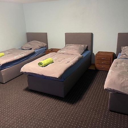 Chambre Avec 3 Lits Trier Luaran gambar